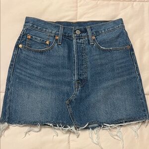 EUC Levi’s Denim Mini Skirt